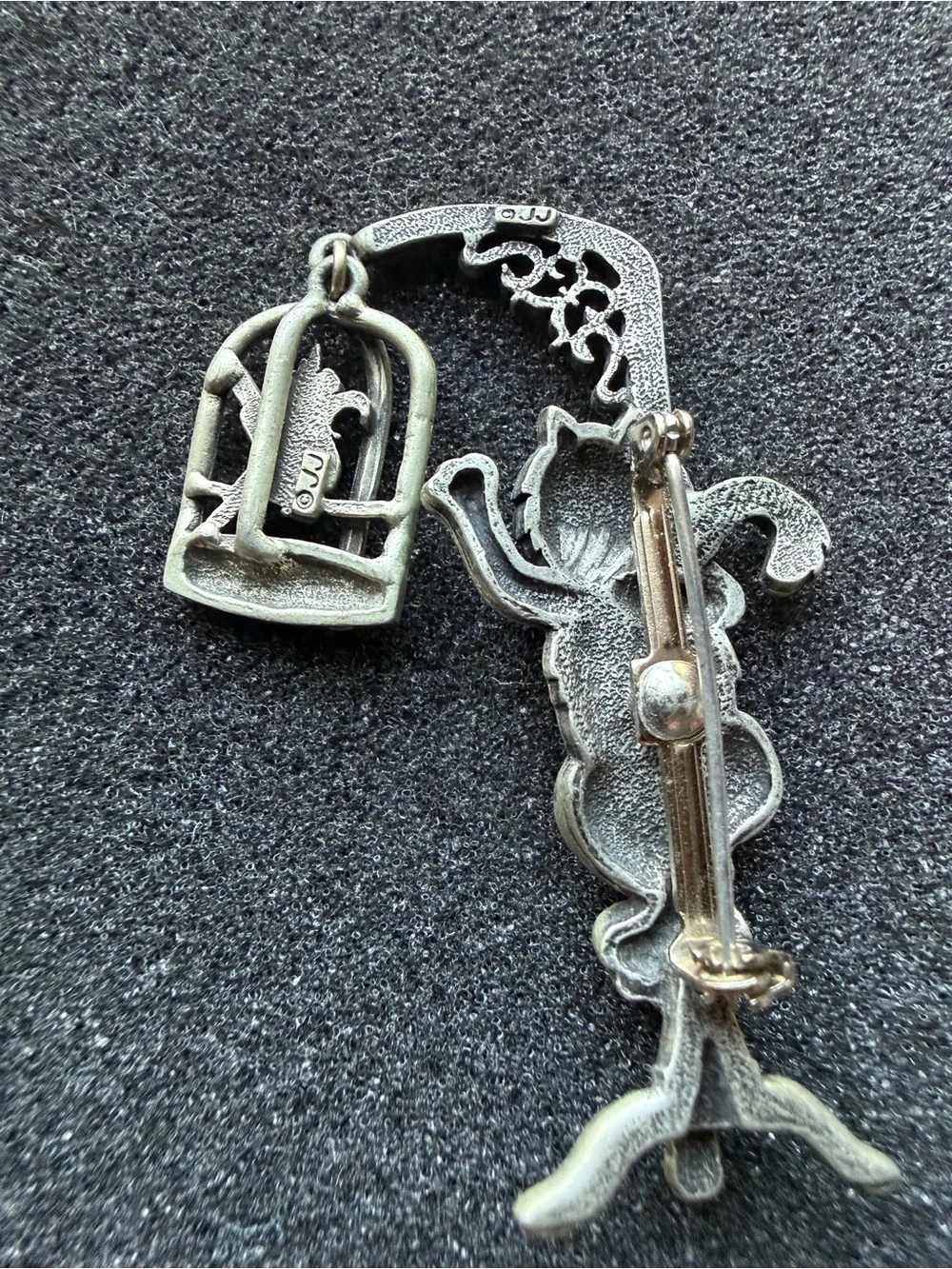 Vintage Jonette Jewelry (JJ) pewter brooch